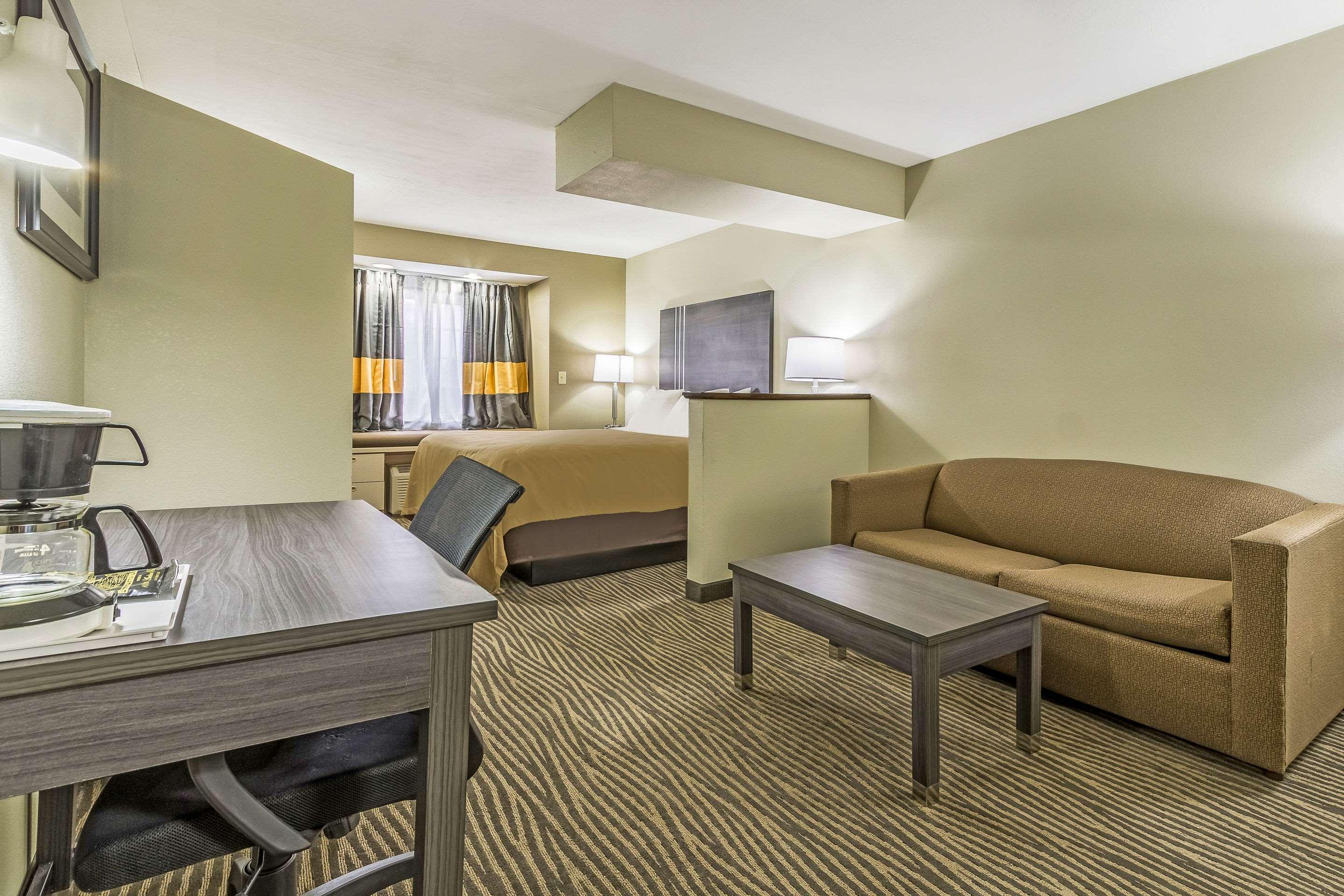 Quality Inn & Suites North Lima - Boardman Exteriör bild