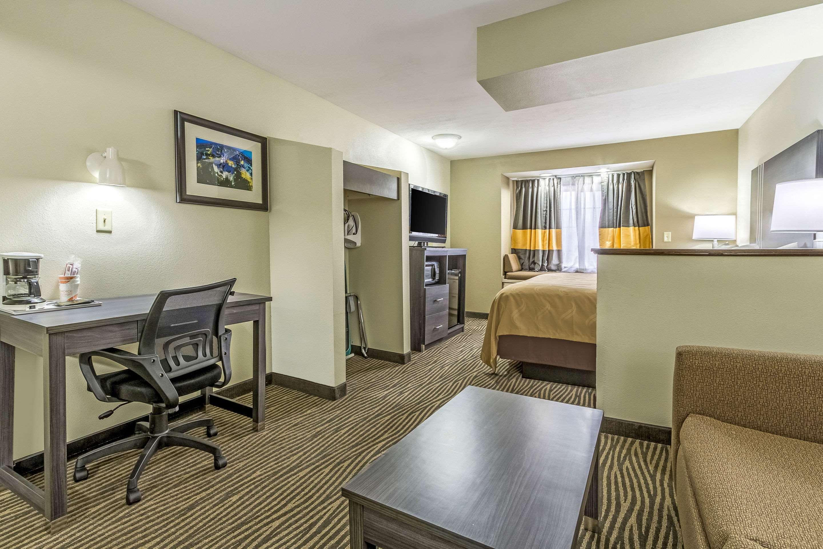 Quality Inn & Suites North Lima - Boardman Exteriör bild