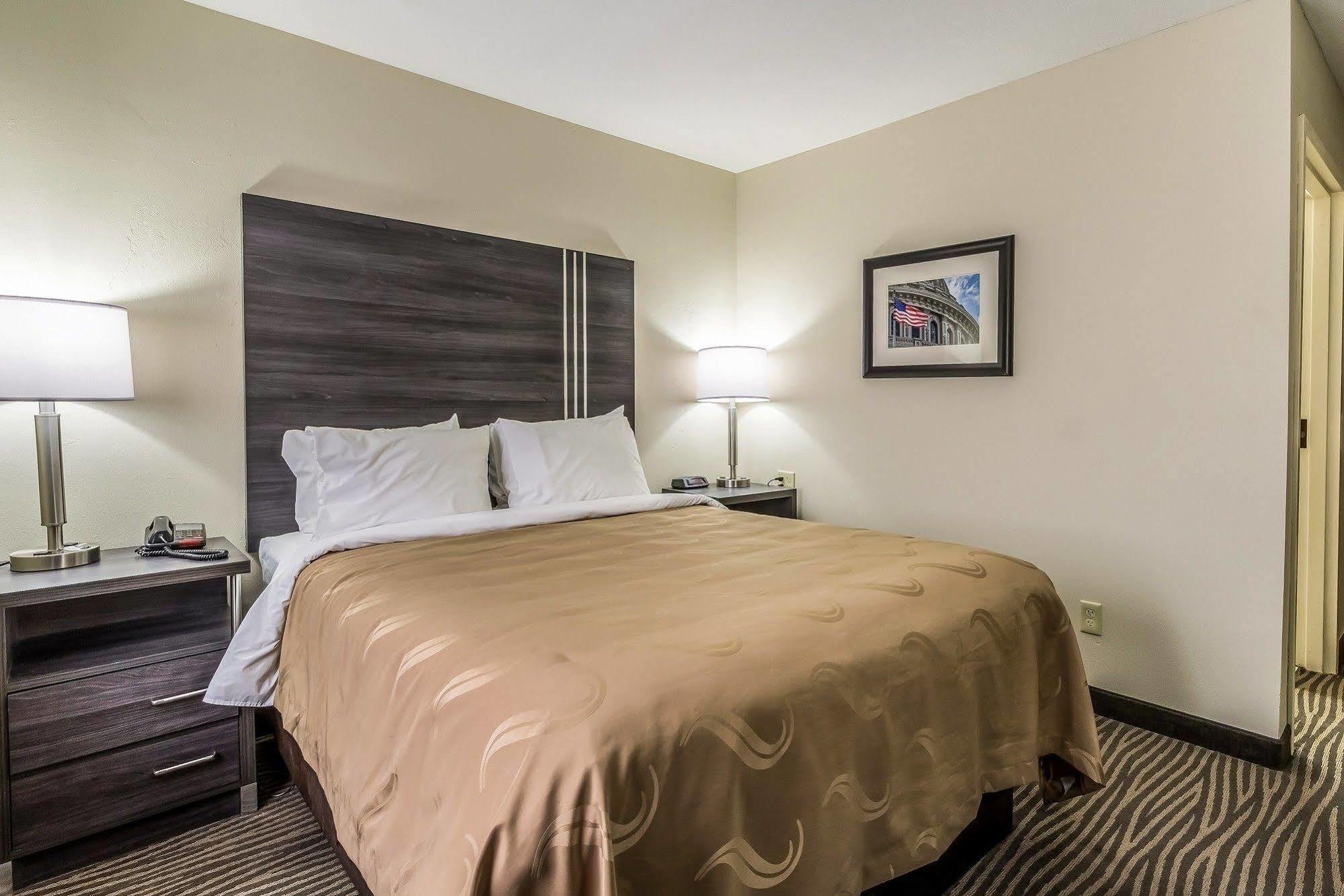 Quality Inn & Suites North Lima - Boardman Exteriör bild